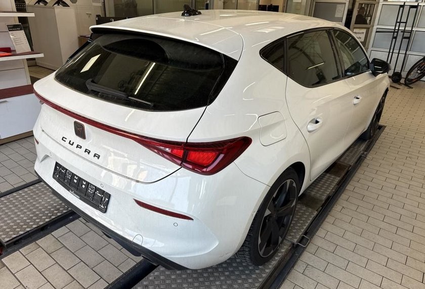 Cupra Leon Leon 2.0 TSI DSG Kamera/ACC/18/Navi/LED