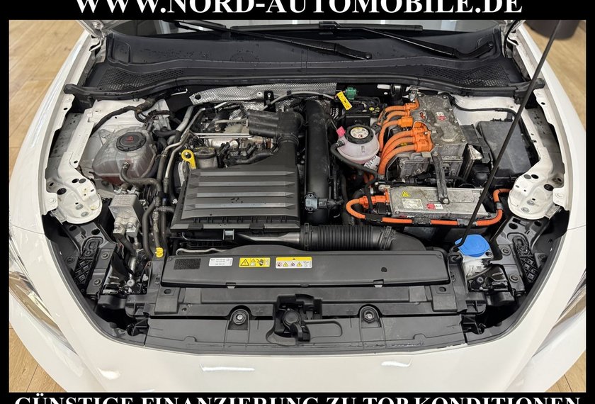 Cupra Leon Leon 1.4 TSI e-HYBRID DSG Kamera/Navi/LED/18