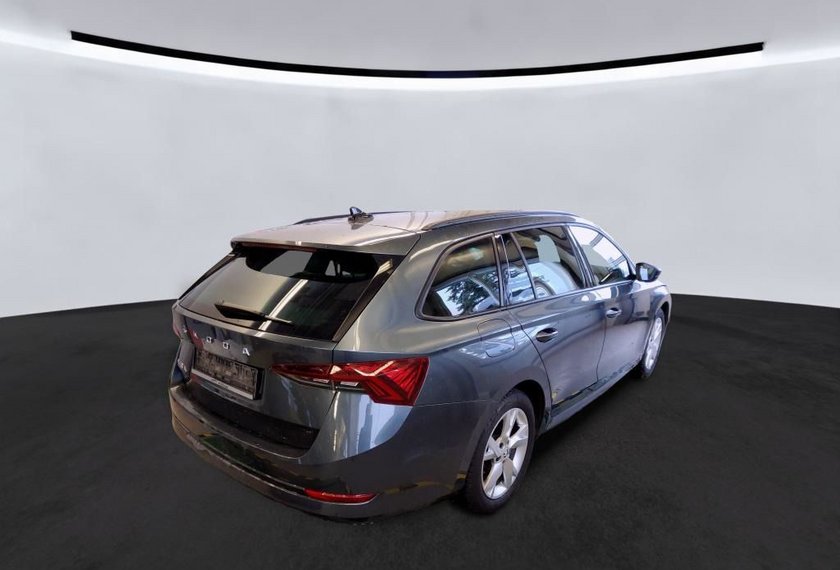 Skoda Octavia Octavia Combi Ambition 2.0 TDI DSG Matrix/ACC/17