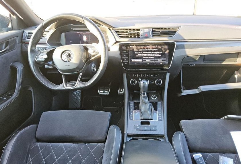 Skoda Superb Superb iV Combi Sportline 1.4 TSI DSG AHK/19/