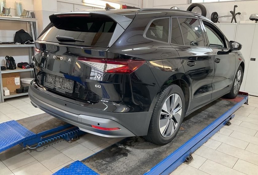 Skoda Enyaq Enyaq iV 60 Loft Pano/Kamera&amp;Navi/LED/19