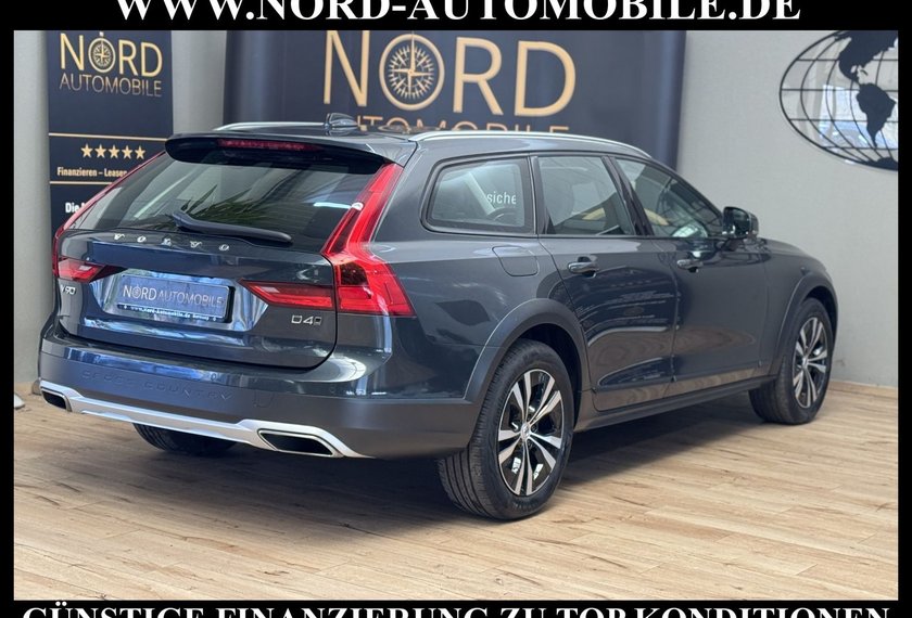 Volvo V90 Cross Country V90 Cross Country Pro AWD *PANO*LEDER*H&amp;K*UPE71