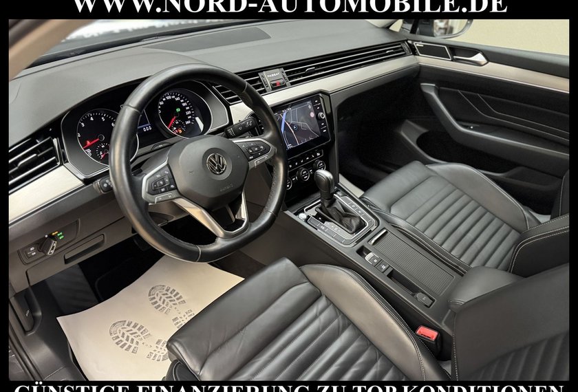 Volkswagen Passat Passat Lim. 2.0 TSI DSG Elegance Leder/Matrix/18