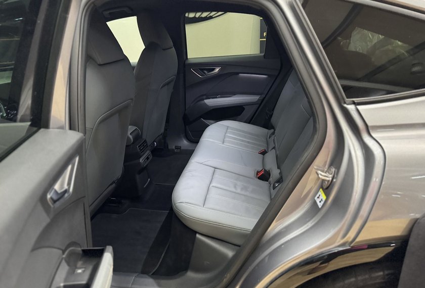 Audi Q4 e-tron Q4 e-tron 35 Sportback Edition One S-Line Matrix