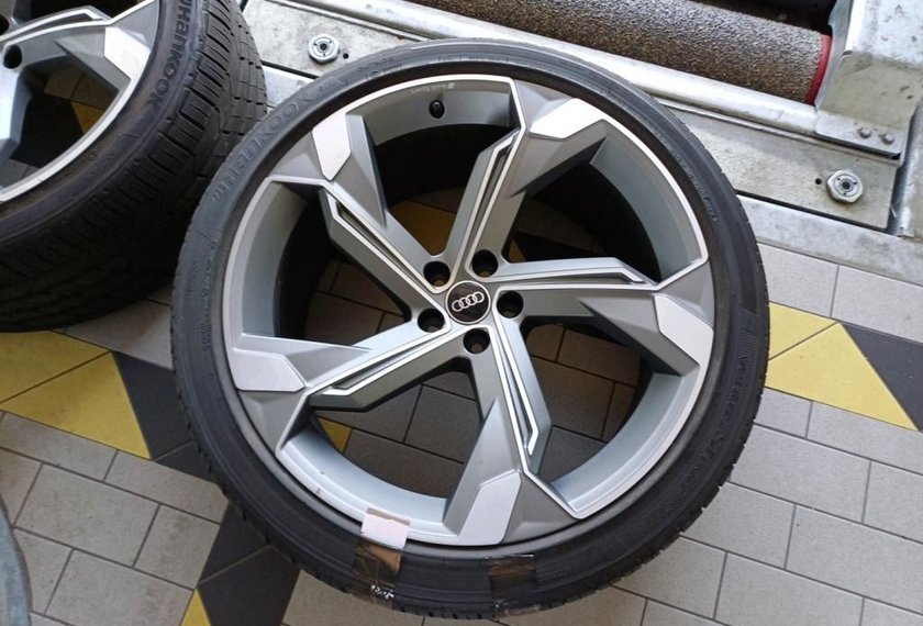 Audi e-tron e-tron S Sportback QU.Pano/22/AHK/UPE122/