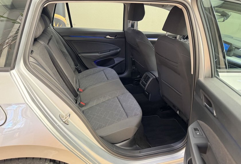 Volkswagen Golf Golf Variant Life 1.5 eTSI DSG AHK/Navi/LED/