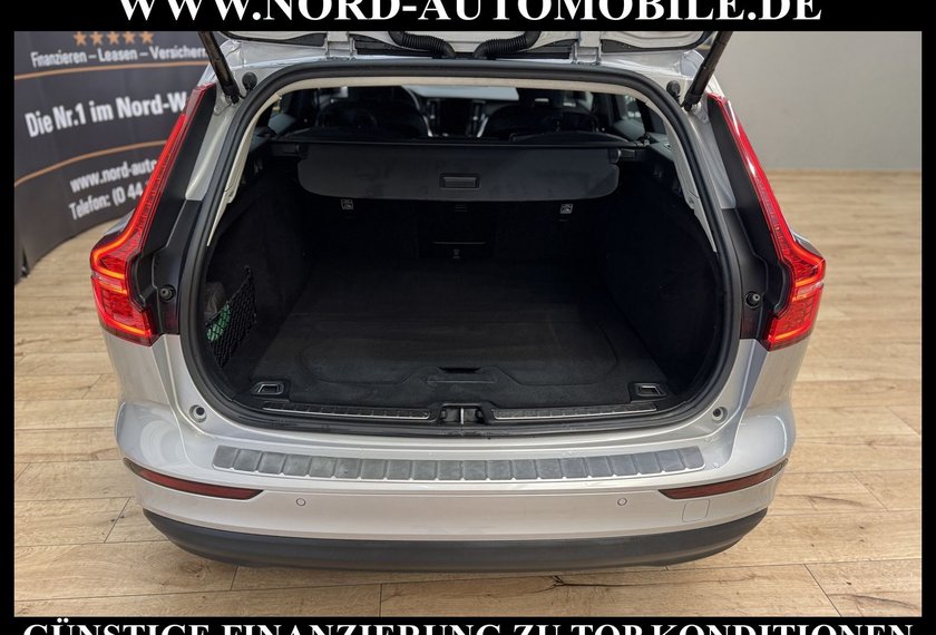 Volvo V60 V60 Kombi B4 Core *AHK*ACC*LED*4xSHZ*UPE:57