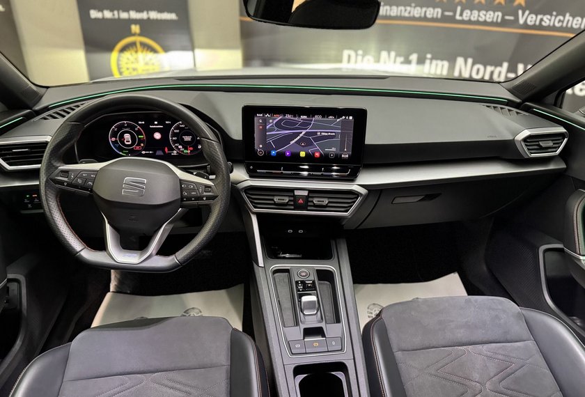 Seat Leon Leon 1.4 TSI e-HYBRID DSG Kamera/Navi/LED/18/ FR