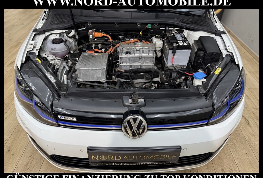 Volkswagen Golf Golf VII Lim. e-Golf *LED*Wärmepumpe*Kam*Navi*