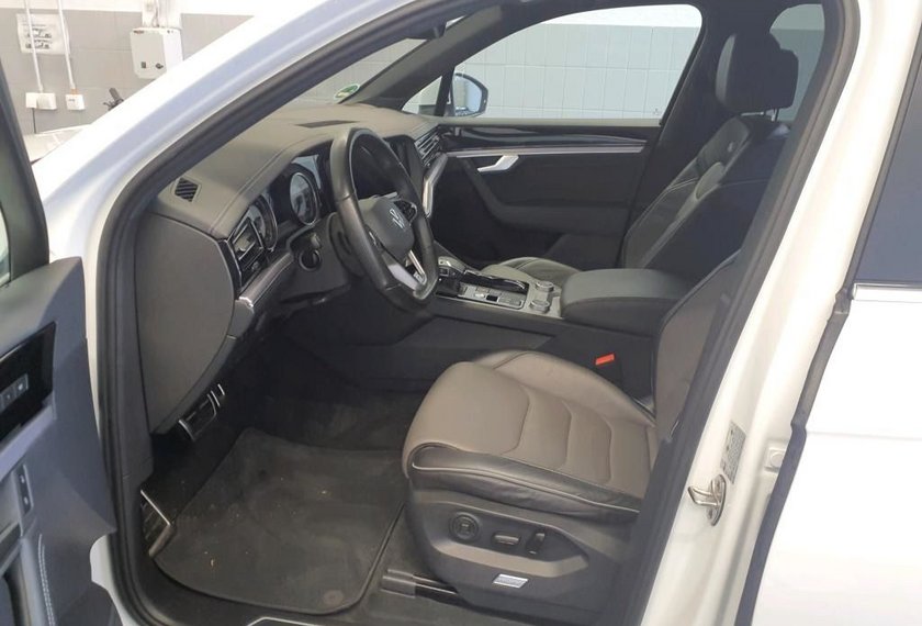 Volkswagen Touareg Touareg 3.0TDI R-Line 4MOT Luft/AHK/ACC/20/Leder