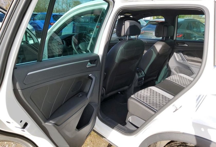Volkswagen Tiguan Tiguan 2.0 TSI R-Line 4MOT Side&amp;Lane/Matrix/19