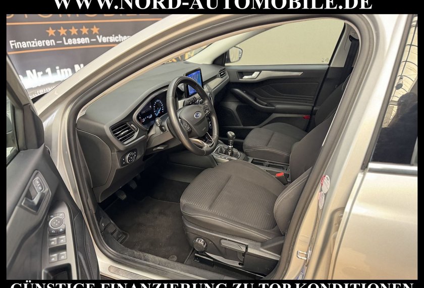Ford Focus Focus Turnier 1.5 EB Titanium *LED*AHK*KAM*SHZ*