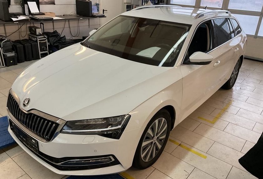 Skoda Superb Superb Combi Style 2.0 TDI DSG Navi/LED/Virt.Coc