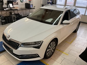 Skoda Superb Superb Combi Style 2.0 TDI DSG Navi/LED/Virt.Coc
