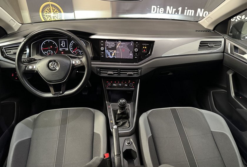 Volkswagen Polo Polo VI 1.6 TDI Highline*Navigation*LED*PDC*LM17