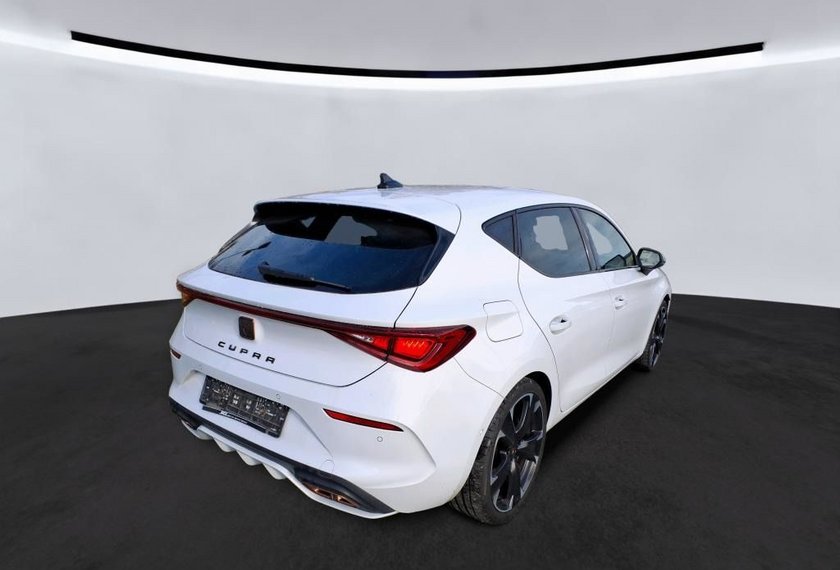 Cupra Leon Leon VZ 1.4 TSI e-HYBRID DSG Kamera/19/Navi VZ e