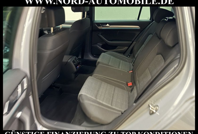 Volkswagen Passat Variant Passat Variant R-Line 2.0 TSI Dig.Cockpit/18/Nav
