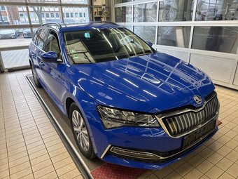 Skoda Superb Superb iV Combi Ambition 1.4 TSI DSG Side&amp;Lane