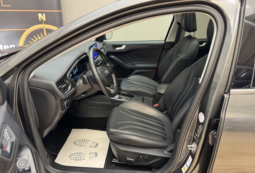 Ford Focus Focus Lim VIGNALE 1.5 EB *AHK*PANO*SCHÖN VOLL*