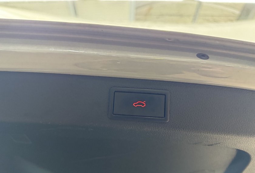 Skoda Superb Superb Combi 2.0 TDI DSG Sportline AHK/Area View