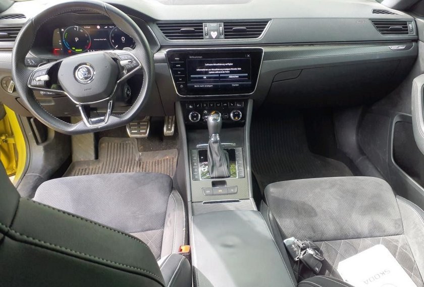 Skoda Superb Superb iV Combi Sportline 1.4 TSI DSG Pano/Kamer