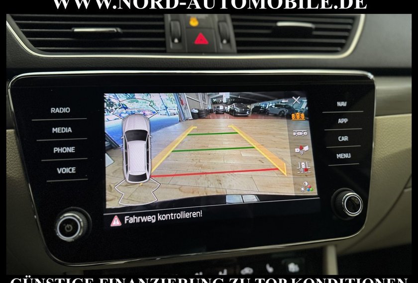 Skoda Superb Superb Combi 2.0 TDI Style DSG Kamera/Navi/LED