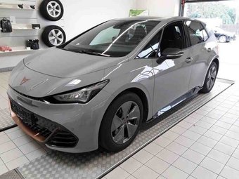 Cupra Born Born 150KW Automatik Kamera/SHZ/ACC/18