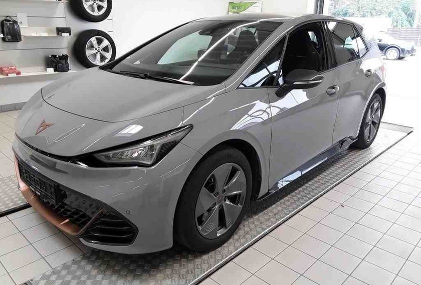 Cupra Born Born 150KW Automatik Kamera/SHZ/ACC/18