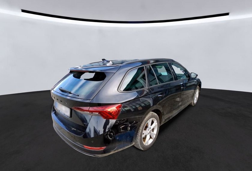 Skoda Octavia Octavia iV Combi Sportline 1.4 TSI DSG Pano/Kame