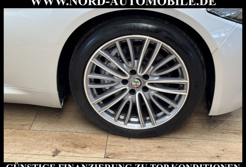 Alfa Romeo Giulia Giulia 2.2 JTDM LUSSO TI *PANO*LEDER*ACC*UPE:56*