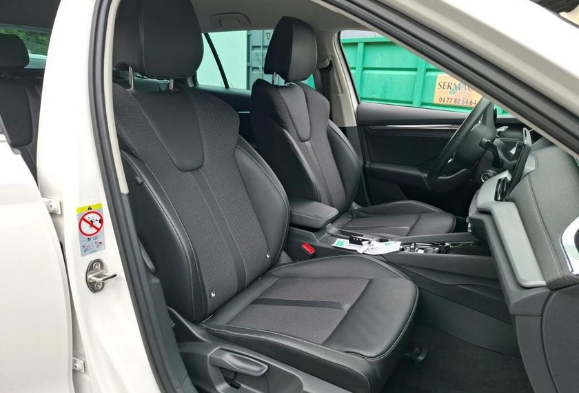 Skoda Octavia Octavia Combi 2.0 TDI DSG Style Kamera*LED*Navi