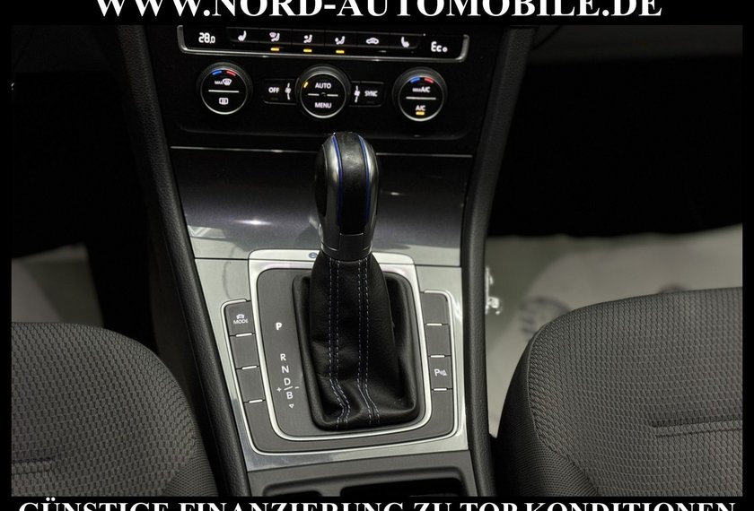 Volkswagen Golf Golf VII Lim. e-Golf *LED*Wärmepumpe*Kam*Navi*