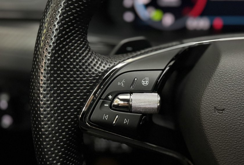 Skoda Superb Superb Combi 2.0 TDI DSG Sportline AHK/Area View