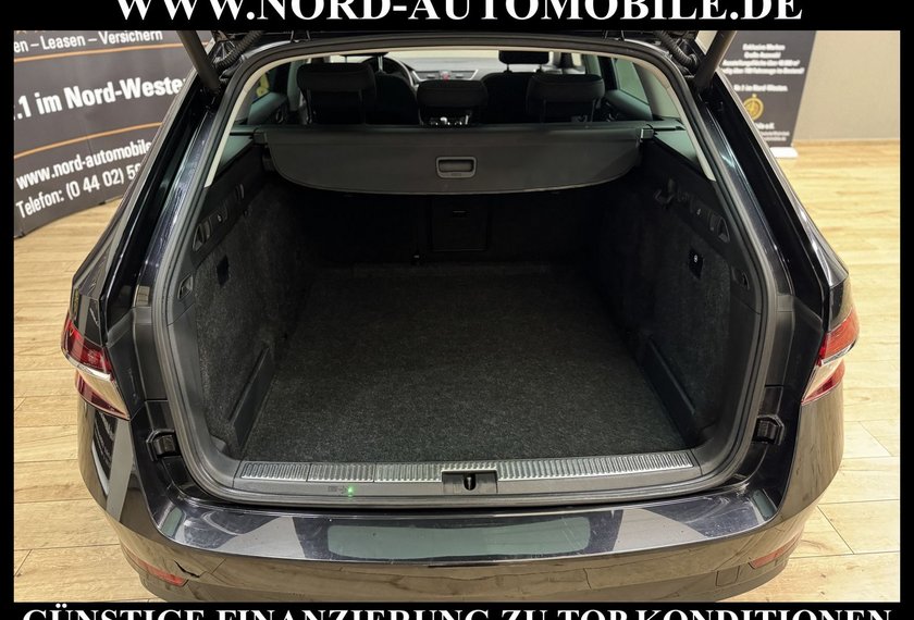 Skoda Superb Superb Combi Style 2.0 TDI DSG Pano/AHK/Kamera/