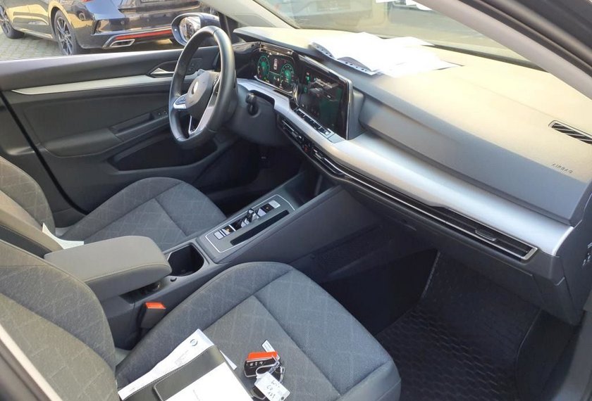 Volkswagen Golf Golf Life 1.0 eTSI DSG Navigation/LED/PDC