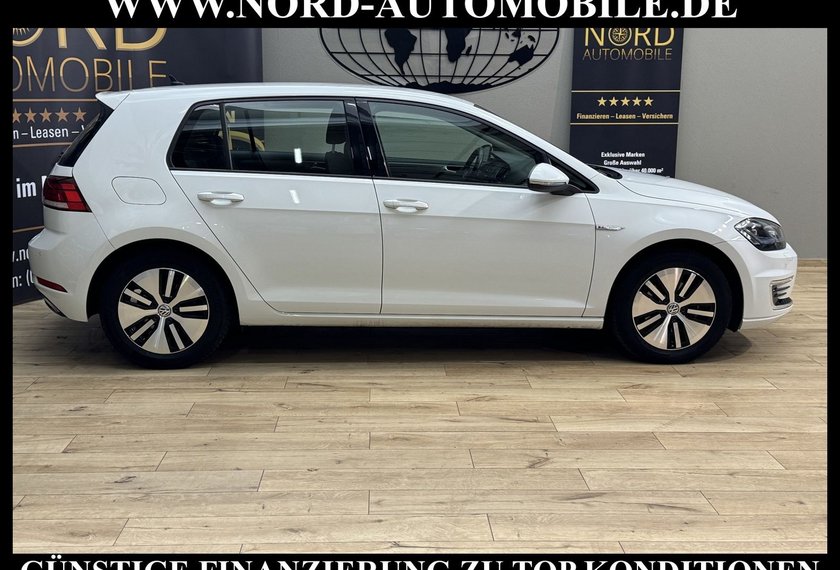 Volkswagen Golf Golf VII Lim. e-Golf *LED*Wärmepumpe*Kam*Navi*