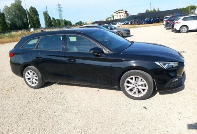 Seat Leon Leon Sportstourer 1.5 eTSI Style DSG Navi/LED/16