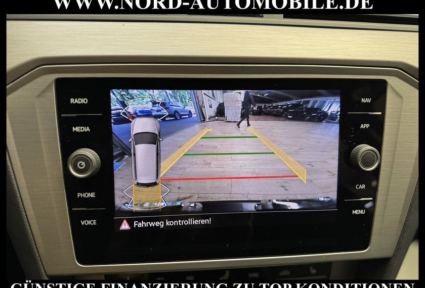 Volkswagen Passat Variant Passat Variant Basic 2.0 TDI DSG Kamera/Navi/LED