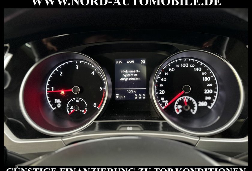 Volkswagen Touran Touran Comfortline 2.0 TDI Pano*Navi*16&apos;&apos;*