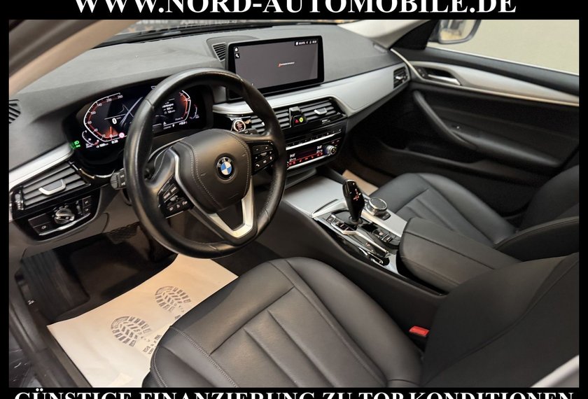 BMW 520 520 d Touring xDrive *LED*AHK*Luft*ParkAss*Leder