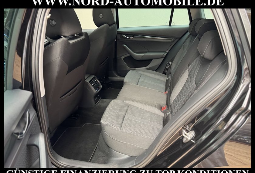 Skoda Octavia Octavia Combi 2.0 TDI DSG Ambition Pano/StHz/LED