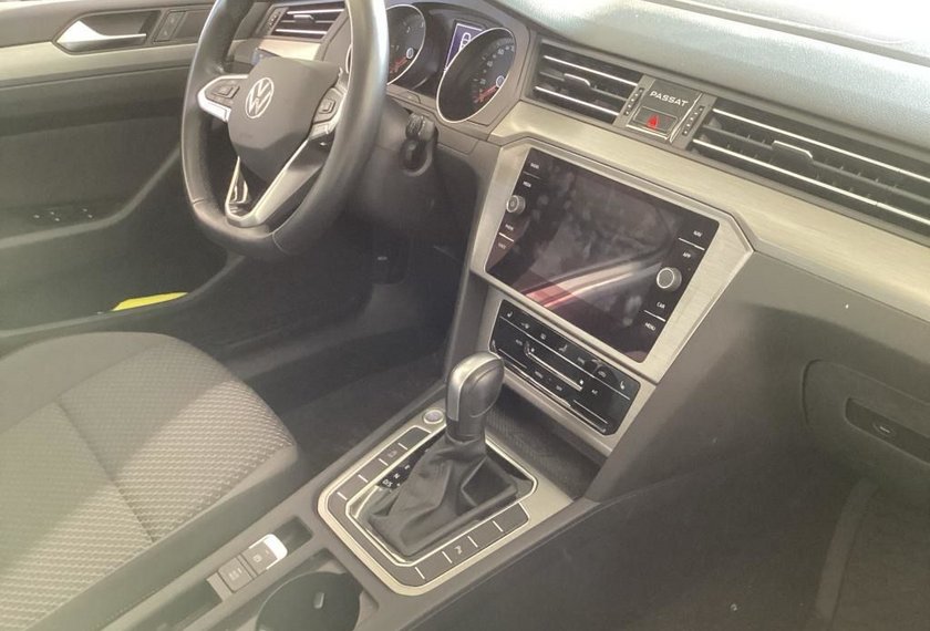 Volkswagen Passat Variant Passat Variant Conceptline 2.0 TDI DSG AHK/Kamer