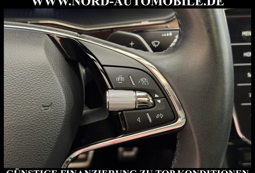 Skoda Superb Superb Combi SCOUT TDI DSG 4x4 *AHK*PANO*UPE61*