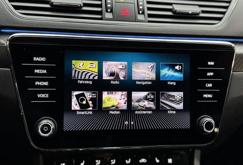 Skoda Superb Superb Combi 2.0 TDI DSG Sportline AHK/Area View