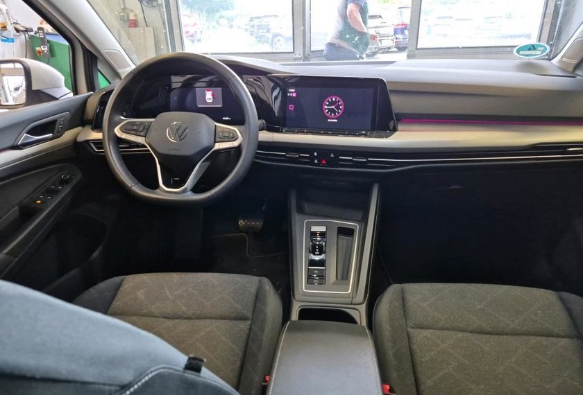 Volkswagen Golf Golf Variant 1.0 eTSI DSG Life Navi/LED/PDC/Dig.