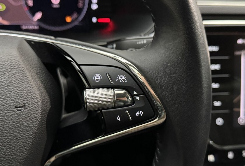 Skoda Superb Superb Combi Laurin &amp; Klement 2.0 TDI AHK/19/ L&amp;