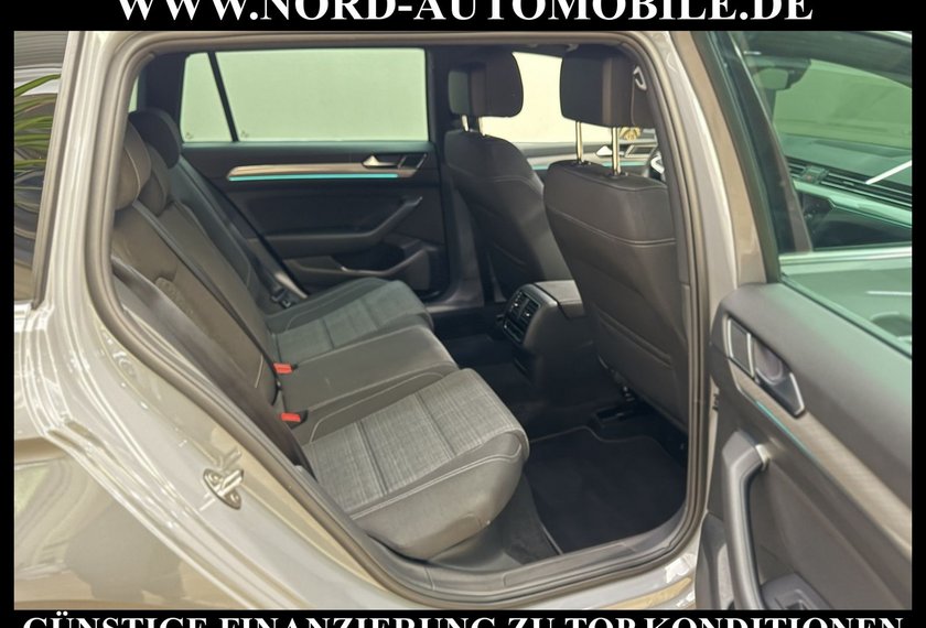 Volkswagen Passat Variant Passat Variant R-Line 2.0 TSI Dig.Cockpit/18/Nav