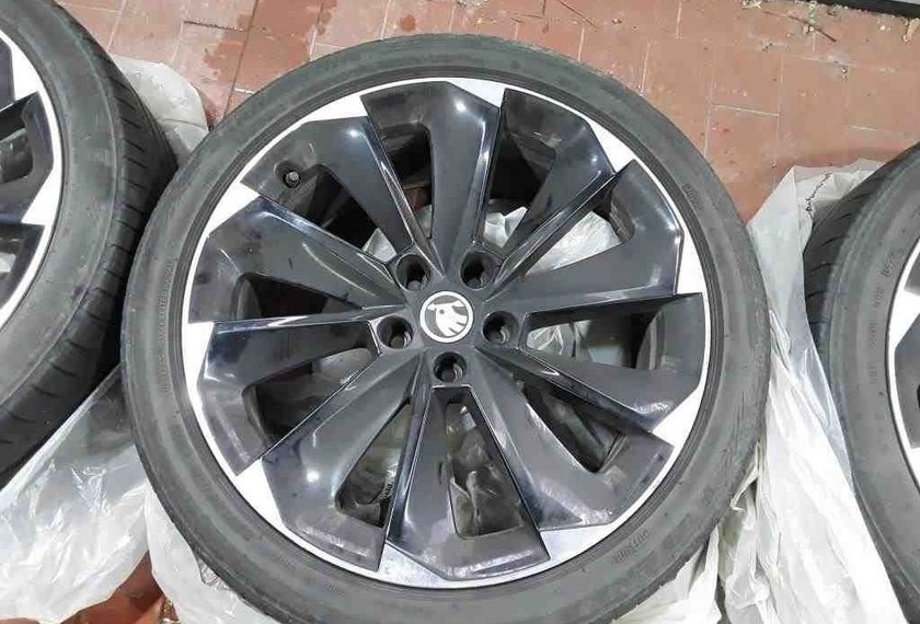 Skoda Superb Superb Combi 2.0 TDI DSG Sportline AHK/Area View