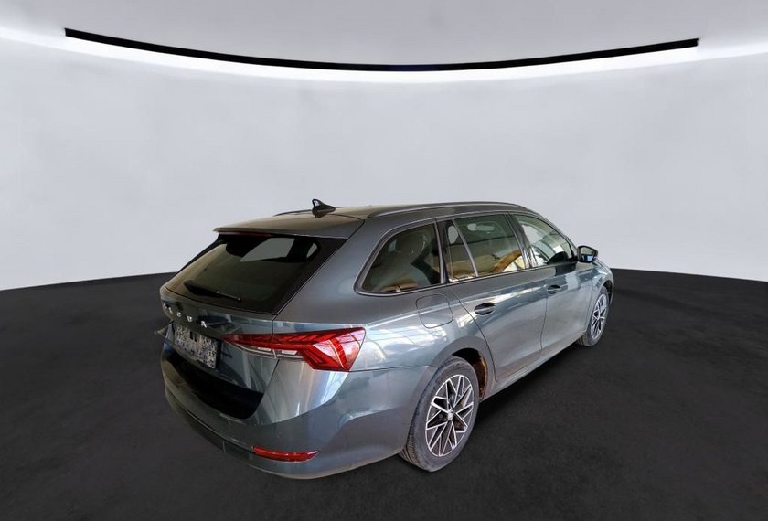 Skoda Octavia Octavia Combi Ambition  2.0 TDI DSG AHK/Kamera/