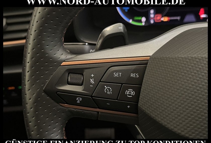 Cupra Leon Leon 1.4 TSI e-HYBRID DSG Kamera/SHZ/18/Navi/